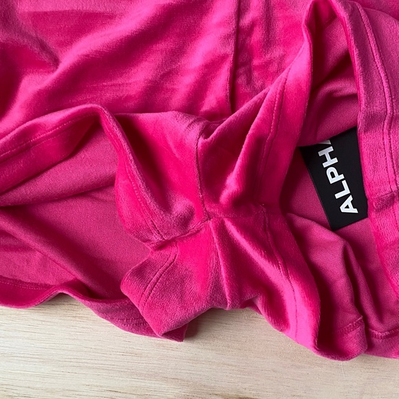 VELOUR SHORTS - Picture 10 of 10